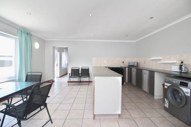 8 Bedroom Property for Sale in Mountainside Western Cape